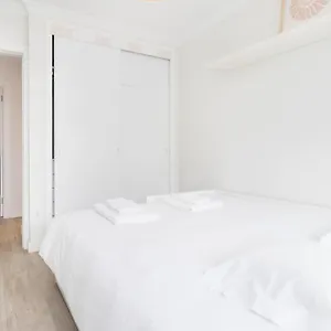 Center 3 Bdr - Family Haven Apartment